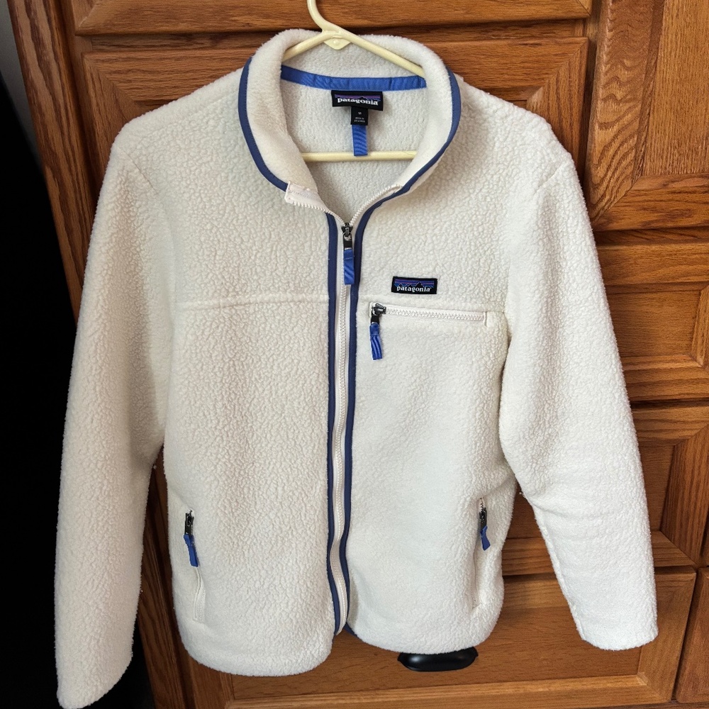 Patagonia women’s White  Fleece Jacket. Women’s M.